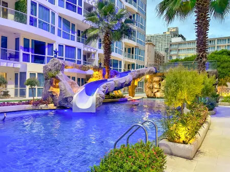 Grand Avenue Residence Condominium