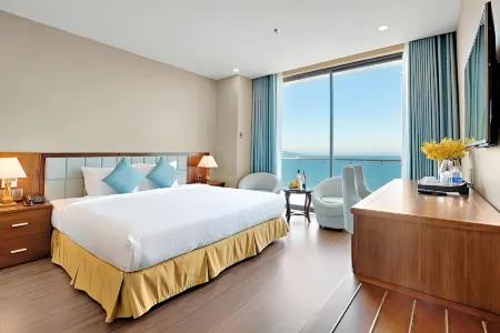 Yarra Ocean Suites Danang