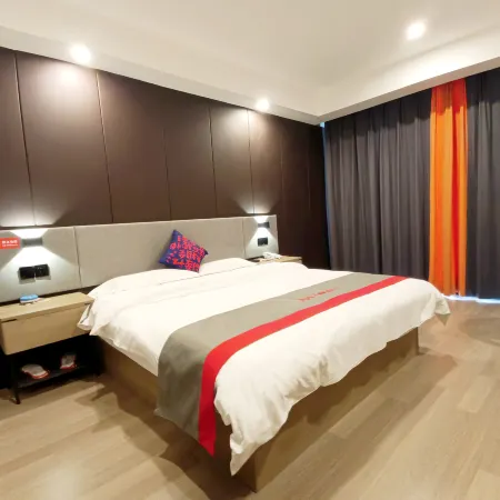 Junyi Hotel (Pingliangyi Gansu Medical College Branch)