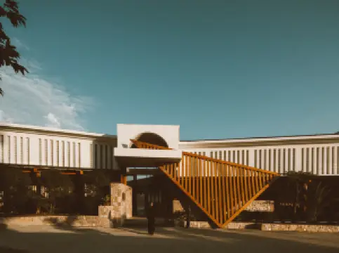 โรงแรมบ่อน้ำพุร้อนชูชู นาลี ฟอเรสต์