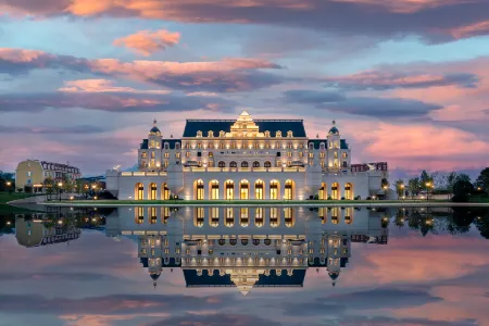 Flower Soul Manor Resort Отели рядом с достопримечательностью «Huangjiali Ancient Trees»