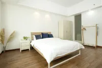 Jiaxing Left and Right Small New Homestay