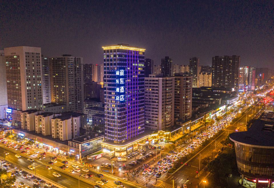 Ready Hotel over view