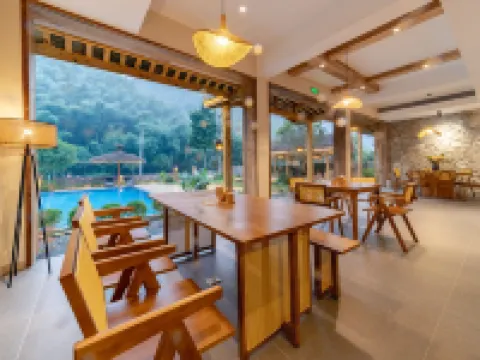 Southern Sichuan Bamboo Sea Yun Ying Gu · Private Hot Spring Homestay Hotels in Changning