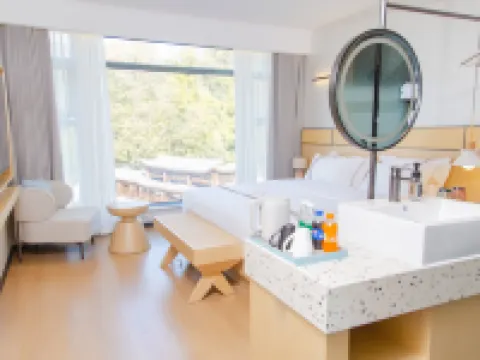 Lai Feng Ji Tian Qian Xi Grand Hotel Hotels in Laifeng