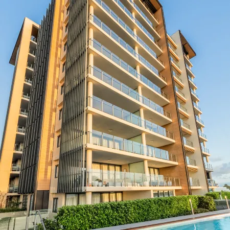 Oaks Redcliffe Mon Komo Suites