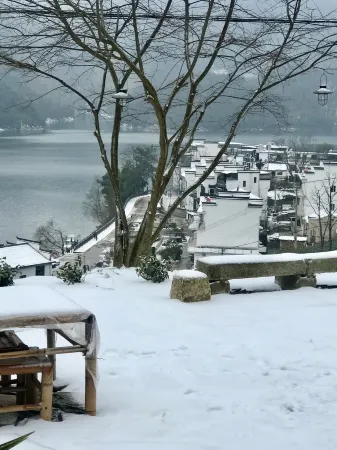 Mount Huangshan TeaGardenBnB Отели рядом с достопримечательностью «Taiping Lake»