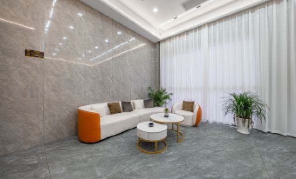 Bali Island Holiday Hotel (Xinzhou International Business City)