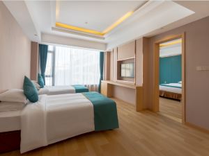 Yongkang Hotel Collection (Ganzi Airport Avenue Luobulin Square Branch)