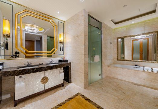 [베이징 완다 비스타 호텔의 고급스러운 로비 사진]