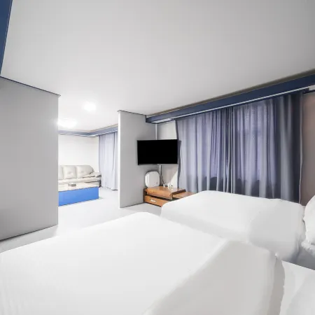 Noblesse Hotel Отели рядом с достопримечательностью «Музей компьютеров Nexon»