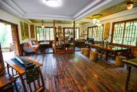 ShanHeJiYueHouse Hotels in Changning