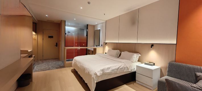 Ganmu Hotel (Dinghe Square) Hotels in Susong County