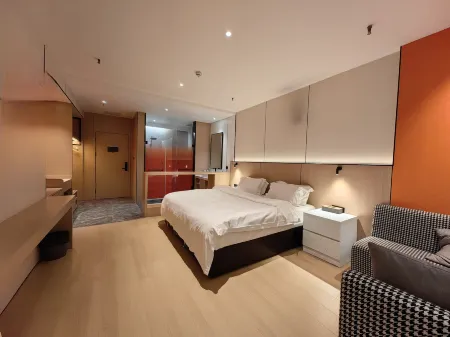 Ganmu Hotel (Dinghe Square)