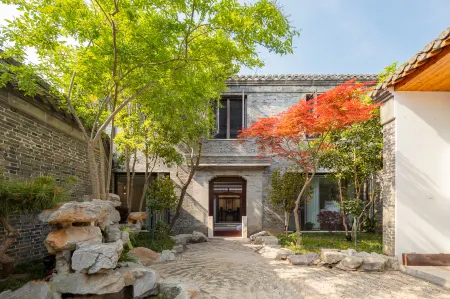 Floral Hotel · Yangzhou Dongguan Street Fuyuan hotel(Ancient Canal Store) Отели рядом с достопримечательностью «Sui Emperor Yang’s Tomb»