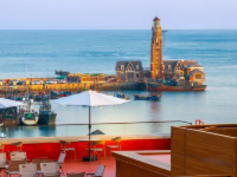 SUNNYDAY  (Dalian Laohutan Fisherman's Wharf)