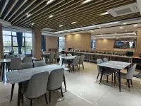 Zhongsheng Business Hotel Hotels in Shuanghe