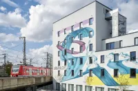 Urban Loft Cologne Hoteles cerca de Universidad de Música y Danza de Colonia