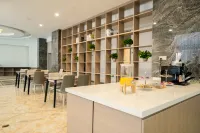 Ju County Baiyun Hotel