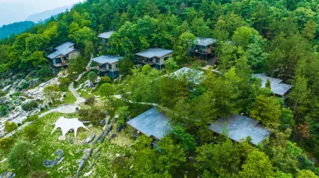 MOUNTAIN VILLA IN CLOUD Отели в г. Цзяньши