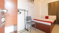 RedDoorz @ The Central Inn Boracay Island