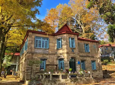 Lushan Qingyun Pavilion Villa (Guling Street Cableway Station Store)