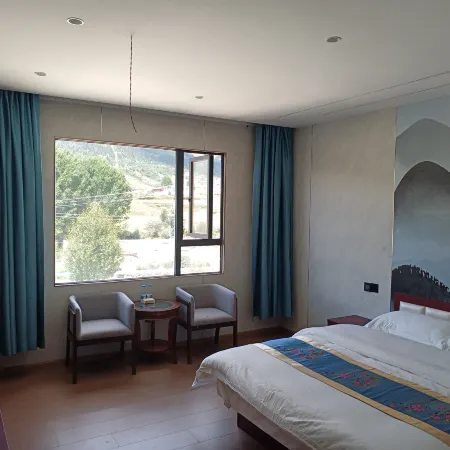 Litang Guoji B&B