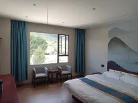 Litang Guoji B&B