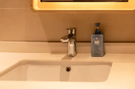 โรงแรม HanTing (ศูนย์การค้า IFC ชือป้าหลู โปไห่ ปินโจว)