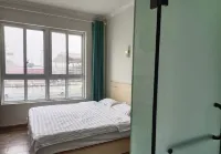 Four Seasons Hotel Hotellit kohteessa Shunhe Hui District