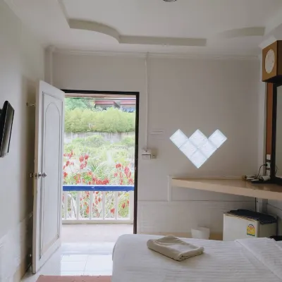 Simple Life Talay & Divers Resort Hoteles cerca de Bahía de Chalok Baan Kao