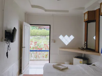 Simple Life Talay & Divers Resort Hotels near Sai Daeng Beach