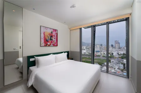 Wink Hotel Can Tho Ninh Kieu Wharf - 24hrs stay & Rooftop Pool Bar Отели рядом с достопримечательностью «Cai Rang Floating Market»