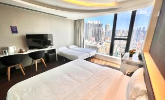 Epoch Hotel