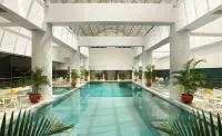 โรงแรมพอร์ทแมน พลาซ่า - ที่มีสระว่ายน้ำ