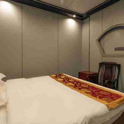 猛哥萬奇酒店（婁底新體育館職業技術學院店） Rooms