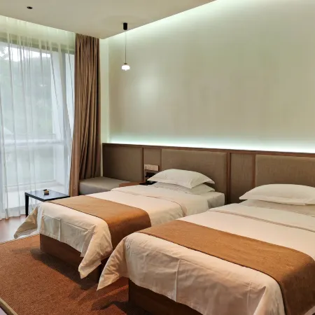 Jianmenguan Xiongguan Yougu Resort Hotel