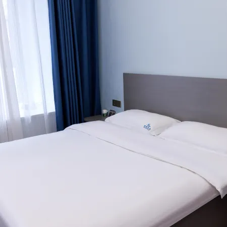 Hot Spring Hotel, Menghai