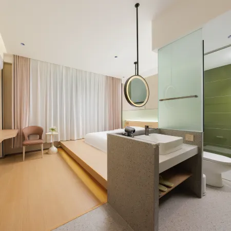WB Raya Designer Hotel (Meilan International Airport T1T2 Terminal Branch)