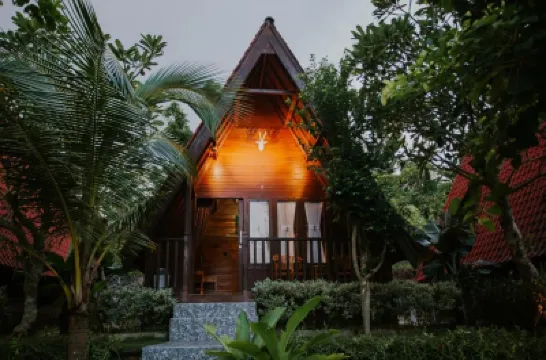Jun Cottage Nusa Penida Hotels near Turtle Beach