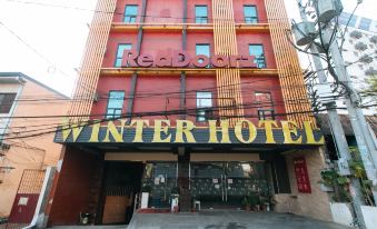 RedDoorz Plus @ Winter Benitez