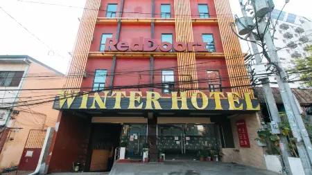 RedDoorz Plus @ Winter Benitez