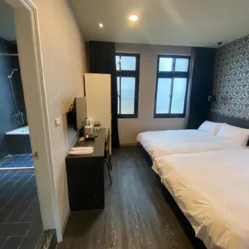 Main Inn