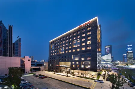 Hampton by Hilton Ningbo Eastern New Town Отели рядом с достопримечательностью «Ningbo University of Technology (East Campus)»