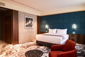 Hotel STATUS