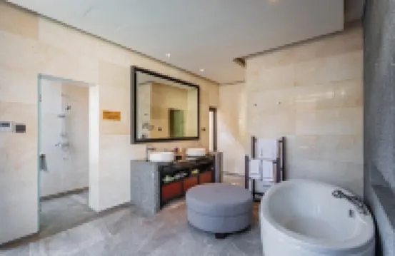 Fuxian Lake Yuehuwan Pool Villa
