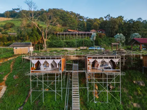 富志發龍魯考露營酒店