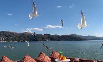Cangyue Qionglou Lake View Holiday Hotel