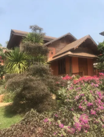 Baan Yung Hill Resort Отели рядом с достопримечательностью «Mea Fah Luang University»