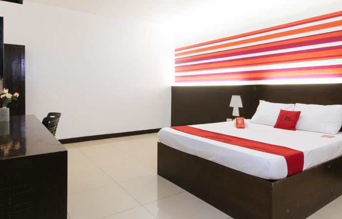 RedDoorz @ El Highway Hotel Bulacan